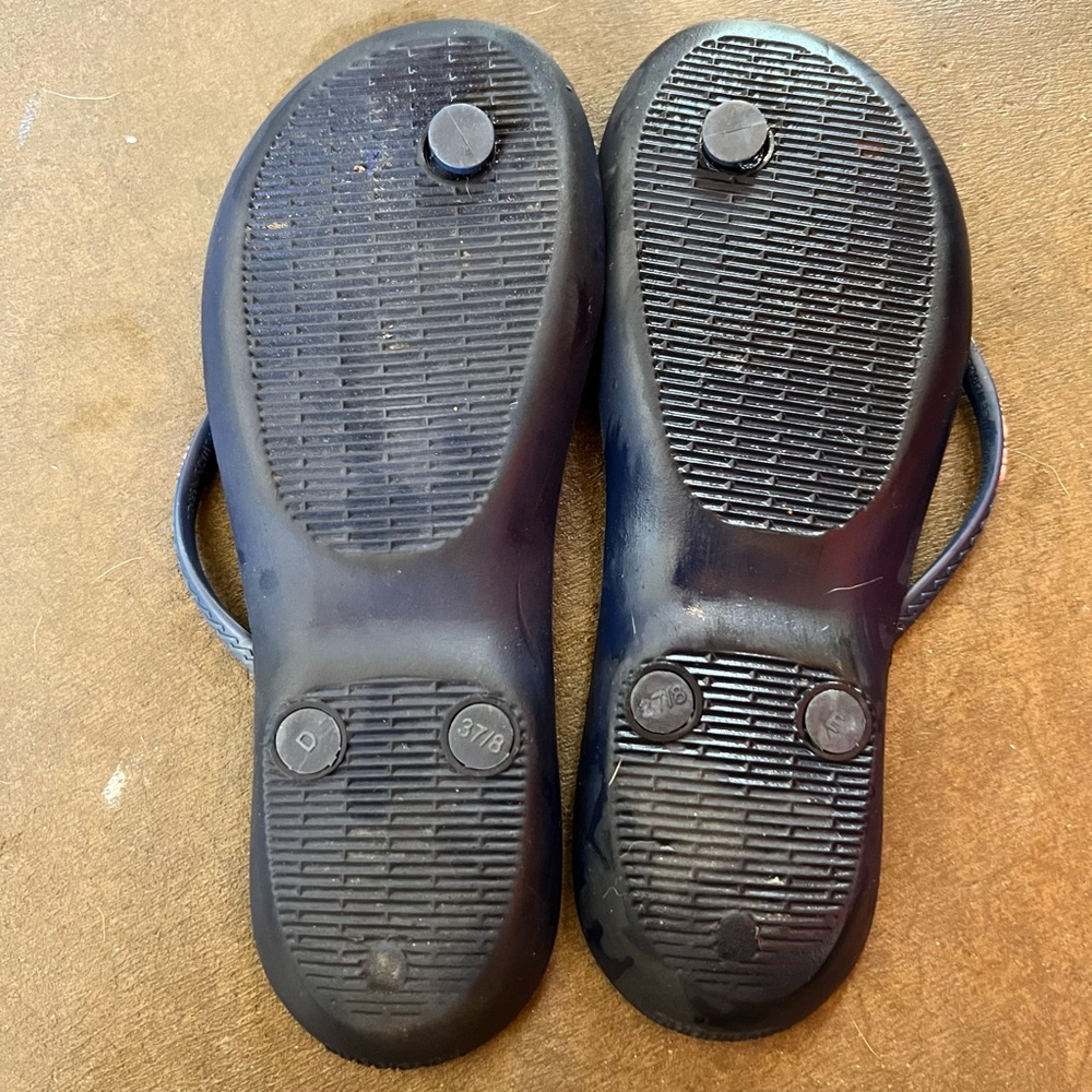 Dark blue Haviana flip flops